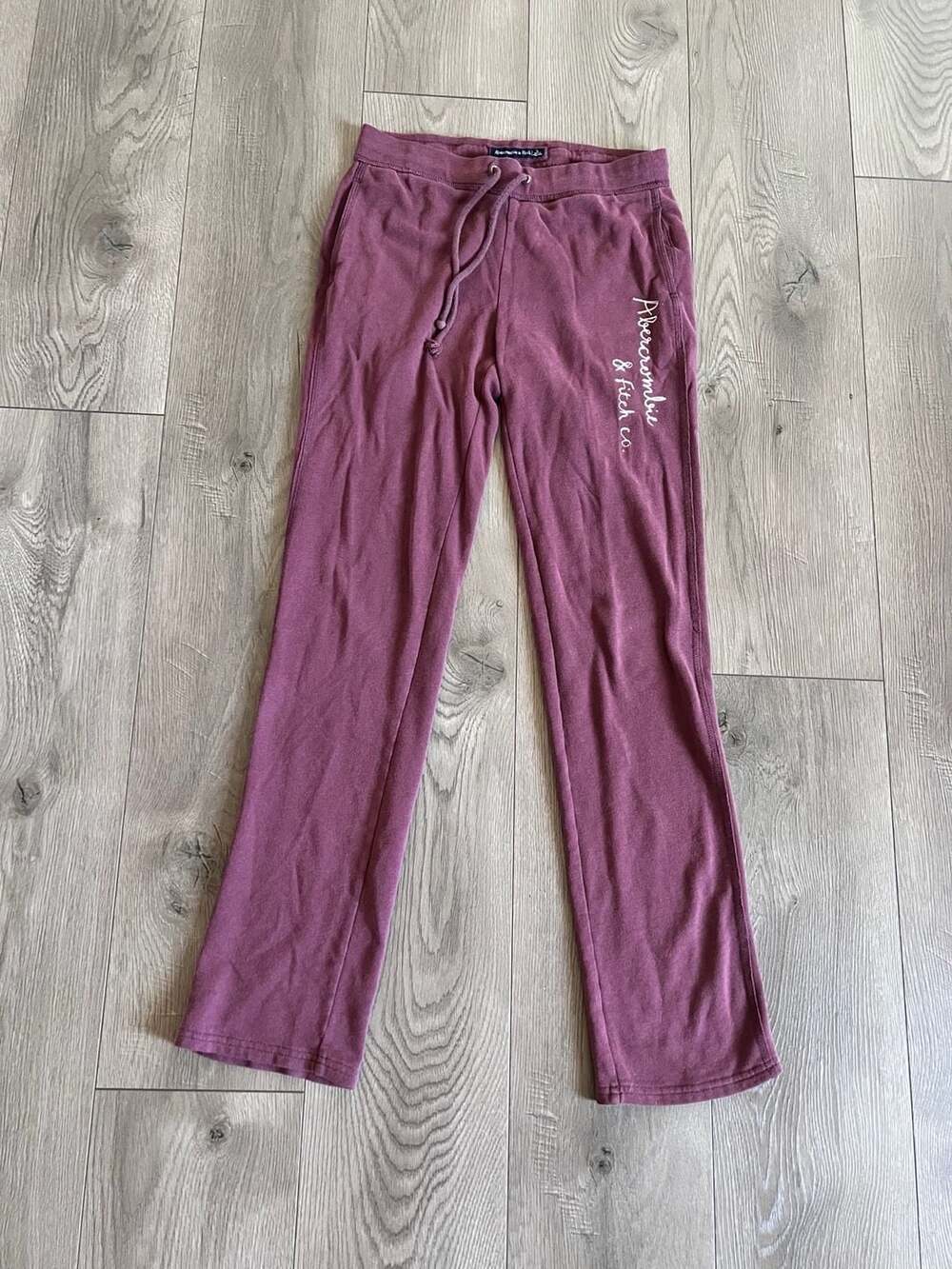 Abercrombie & Fitch Heritage Logo Straight Leg Sweatpants Burgundy